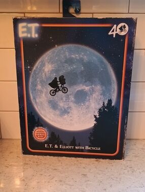 NIB E.T. & Elliott with Bicycle Collectible Boxed Set -